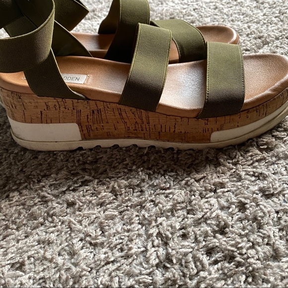 Steve Madden Green Bandi Platform Sandal - Picture 8 of 10
